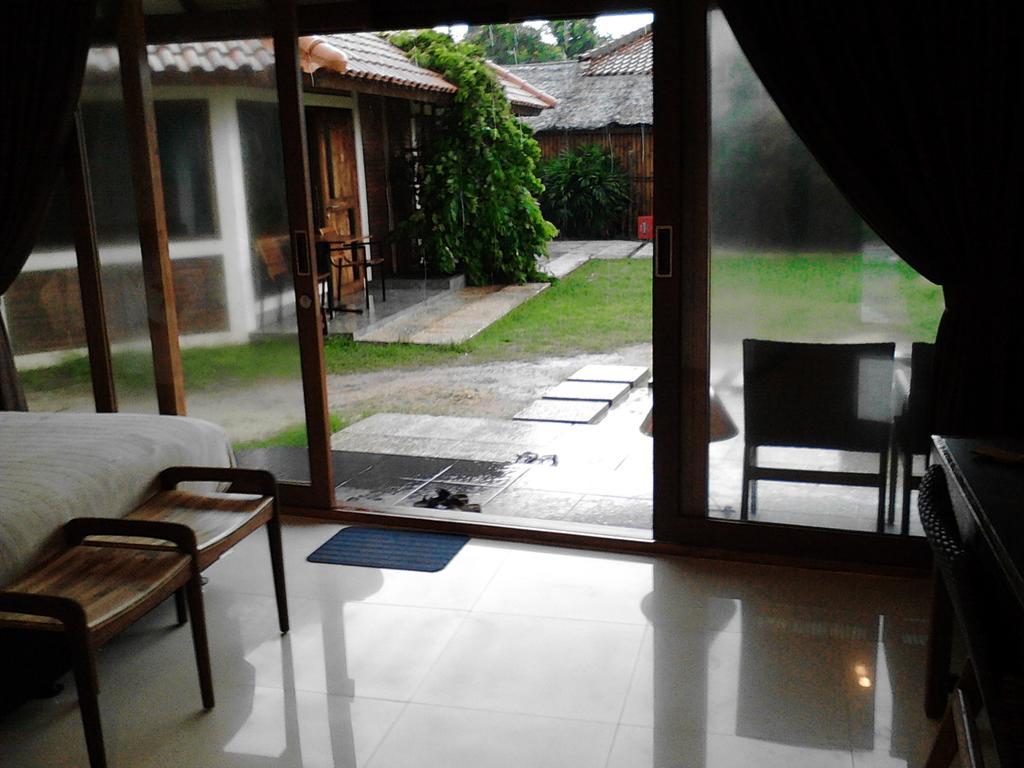 Jepara Marina Beach Bungalows Room photo