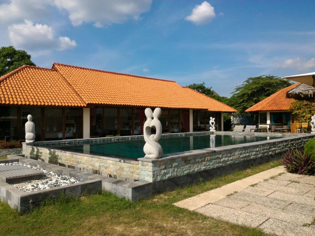 Jepara Marina Beach Bungalows Exterior photo